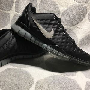Women’s Nike Free Run Running Shoes: Size 8